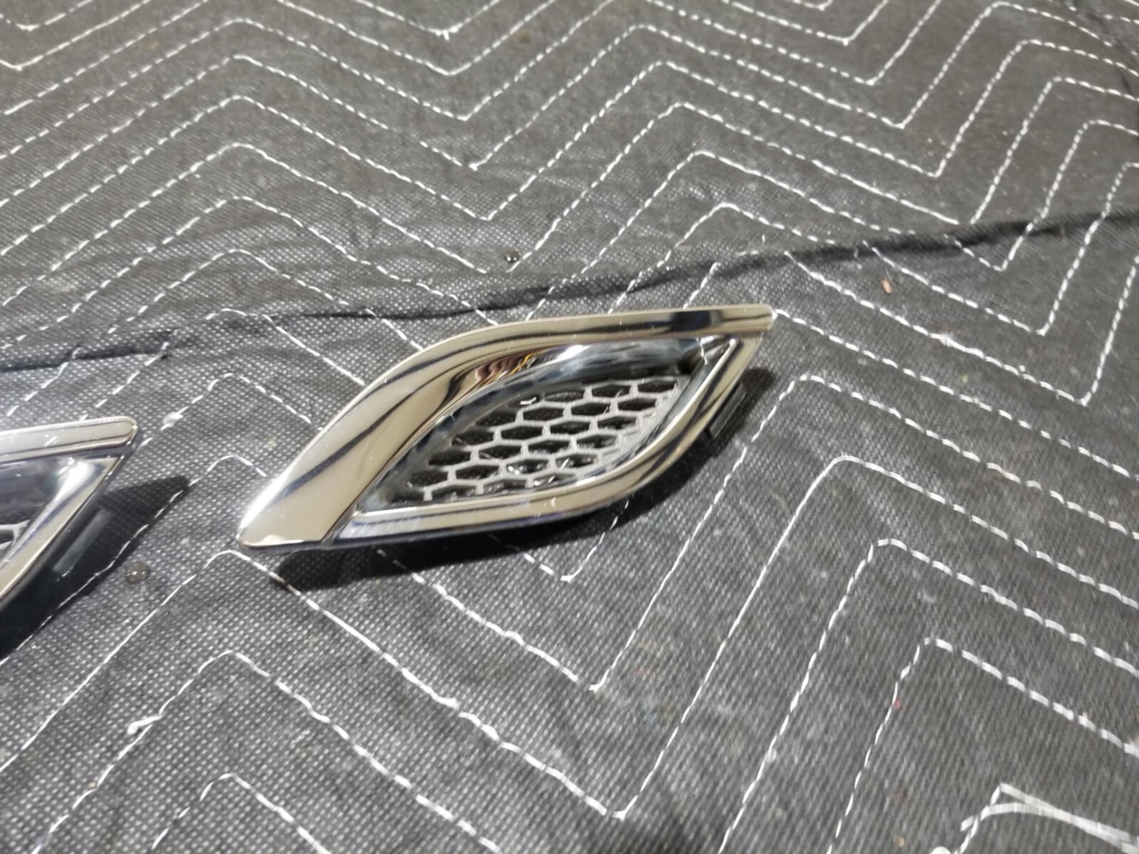 14-19 Maserati Quattroporte 2016 Front Right Fender Air Vent Set 3 PCS #114