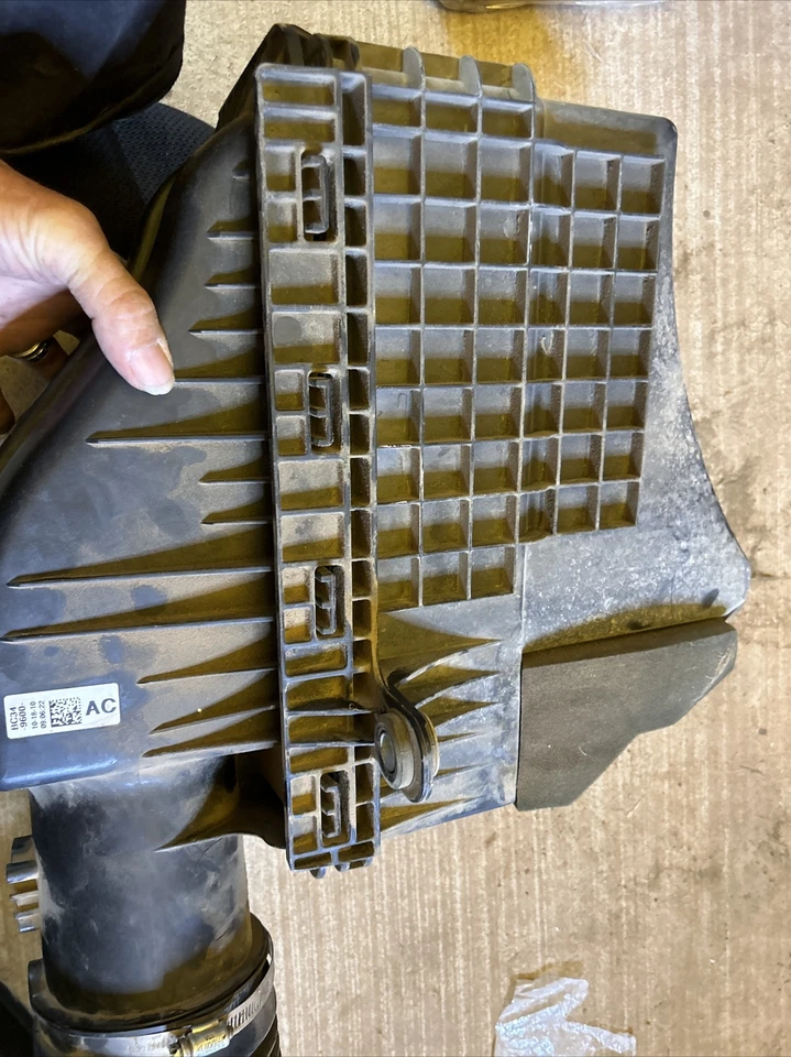 Filtro de aire CAJA DE AIRE FORD F350 11-16 6,7 L Powerstroke diésel BC34-9F805-CC OEM Foto 4 de 4