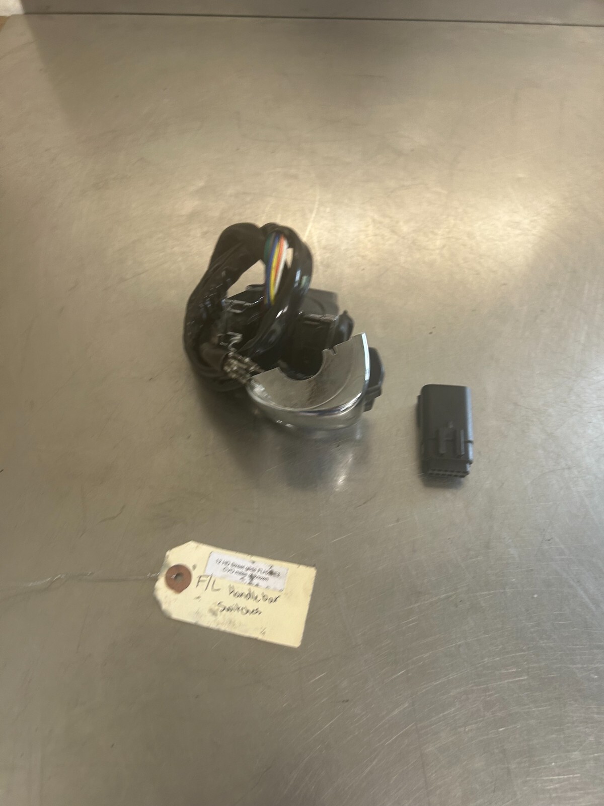 Harley Davidson Volume Control Switch Kit FLHT C OEM 71810 08 for sale