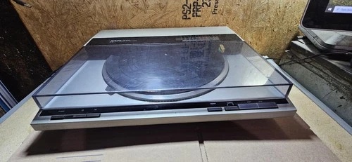 Technics SL-QL1 Linear Tracking Turntable, Diecast Aluminum Silver. Parts/Repair