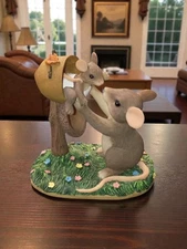 Charming Tails 97/717 “New Arrival” Fitz & Floyd Mouse Figurine