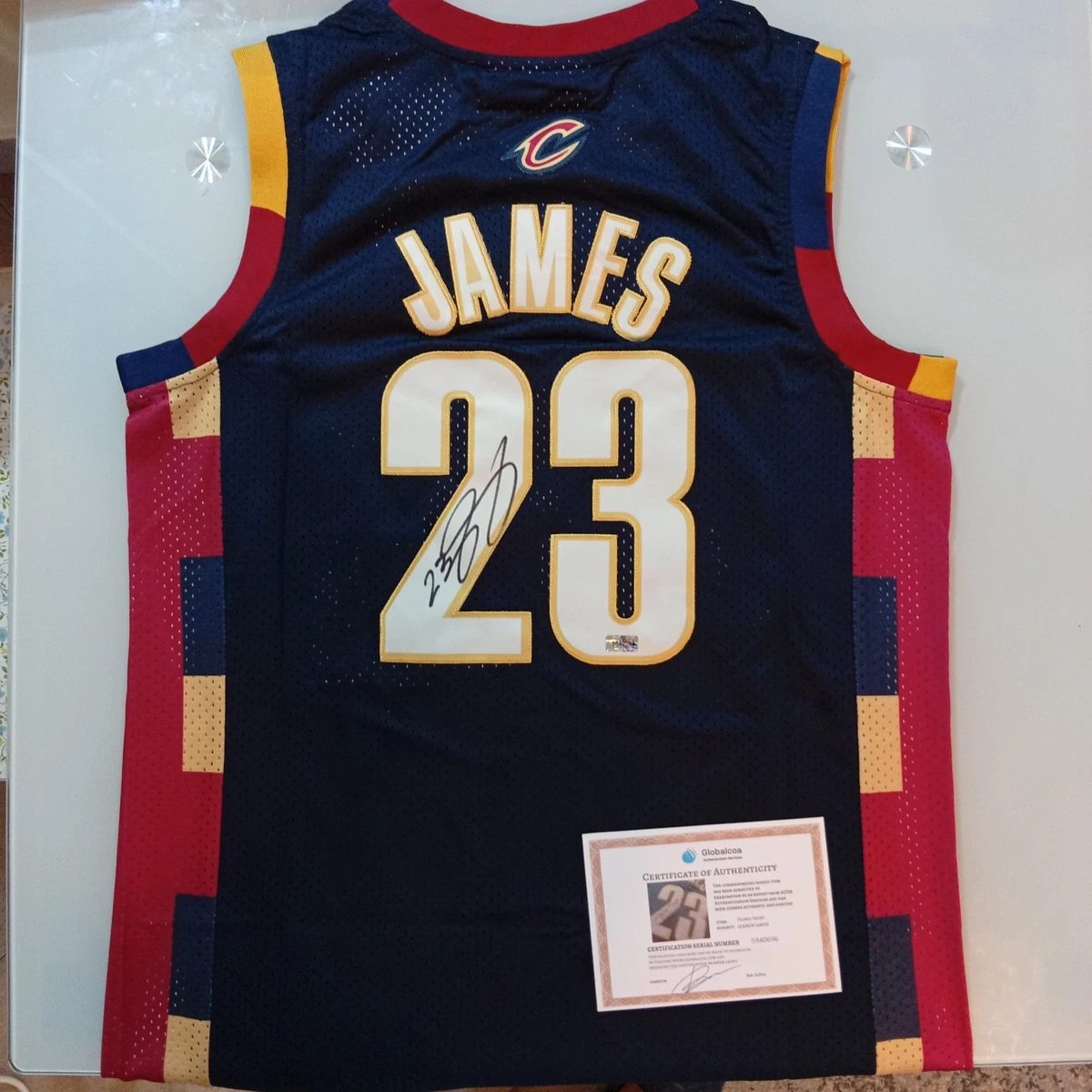 Preços baixos em Cleveland Cavaliers LeBron James NBA Camisas
