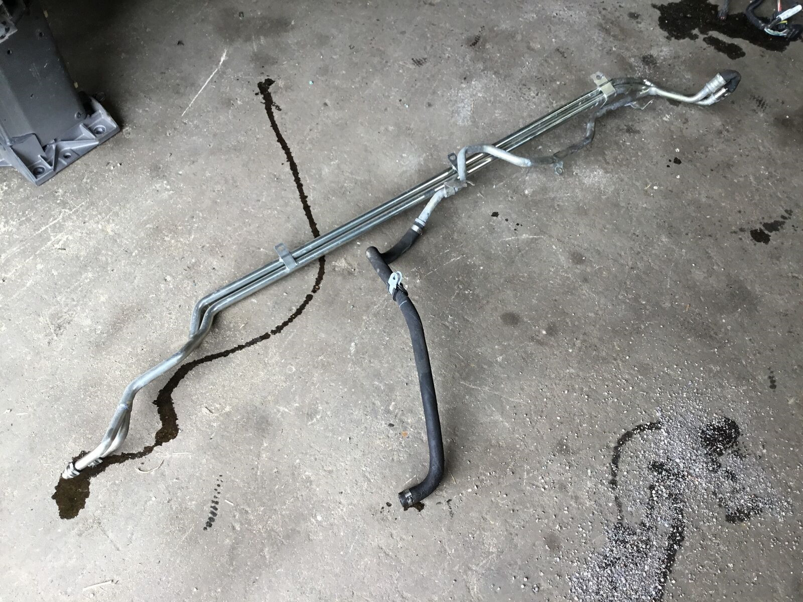 Aston Martin DB9 GT 2016 Transmission Oil Cooler Pipe Hose Tube Line 13-16 ;:Y