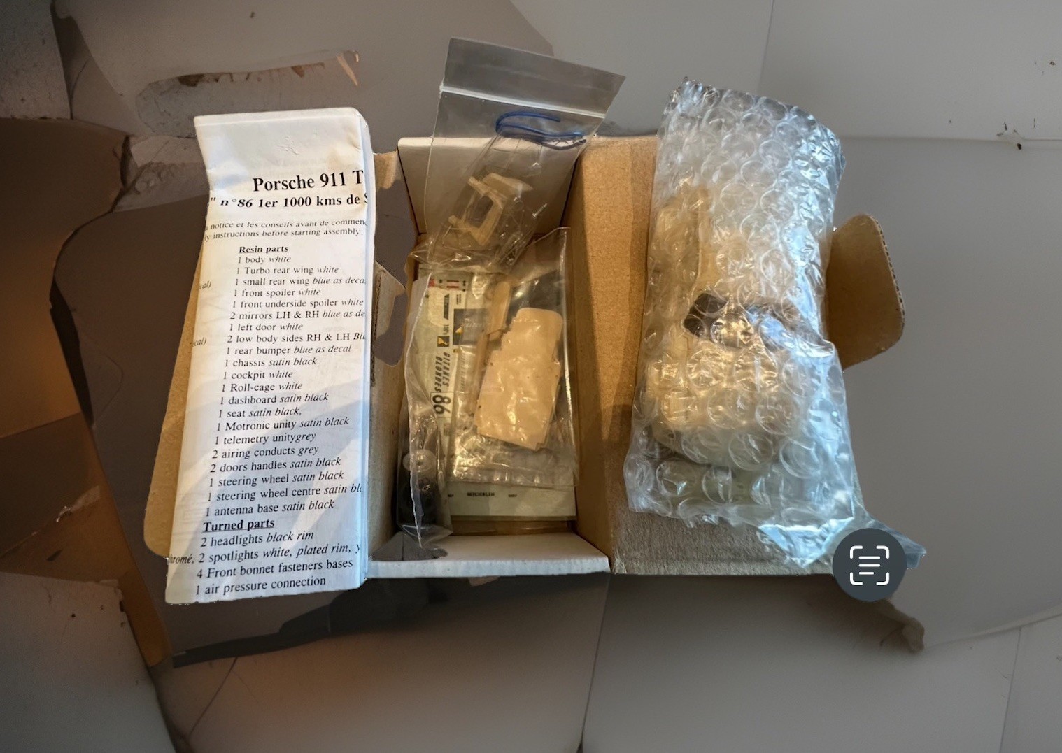 Kit Porsche 911 Turbo S à monter pour recréer la légende de Suzuka 1994