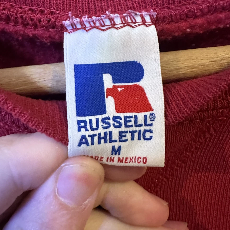 Sudadera en blanco deportiva Russell vintage roja cuello redondo hecha en México adulto M Foto 4 de 4