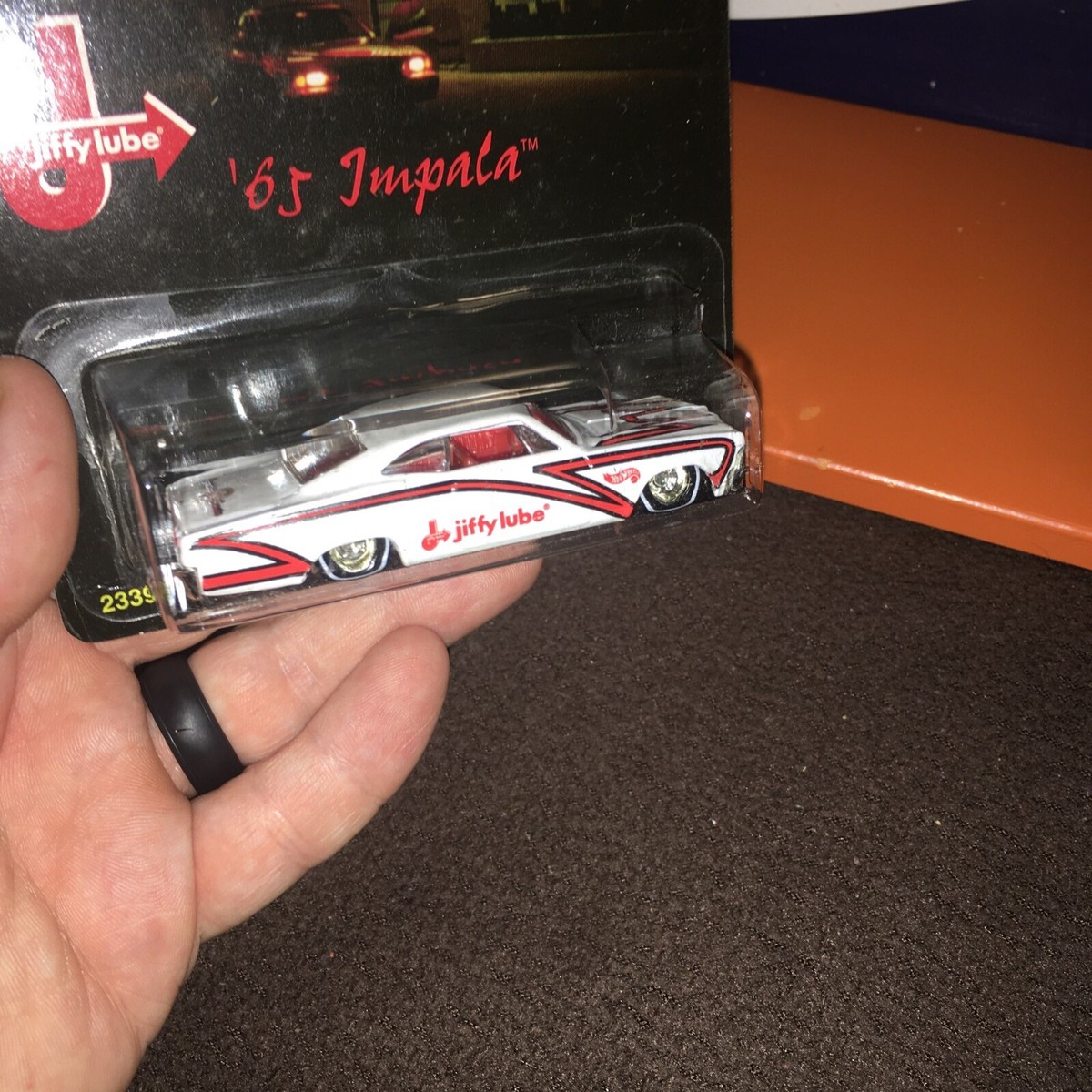 Hot Wheels '65 IMPALA White 1965 Chevy w/RR REAL RUBBER TIRES