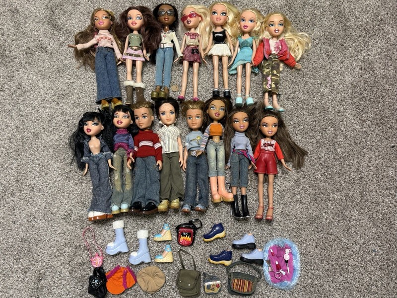 Vintage Bratz Doll Lot Y2K 15 Dolls 3 Boys Clothes Shoes Accessories 102 Pc Lot