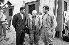 8b20-17240 great candid Muhammad Ali visits Lee Marvin Clint Walker on set film