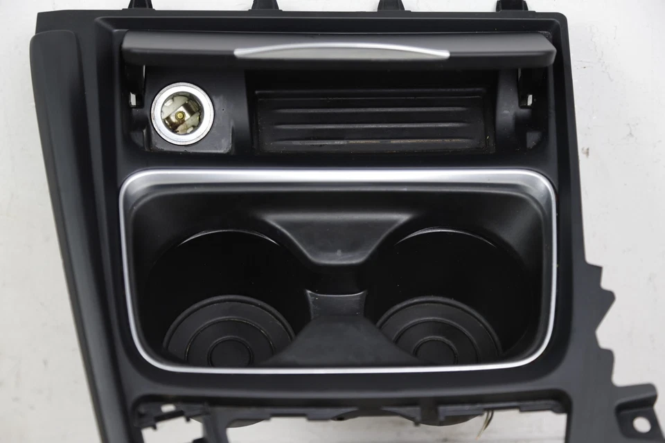 Portavasos para consola central delantera BMW F30 F36 F32 328i 335i 428i 435i Foto 2 de 4