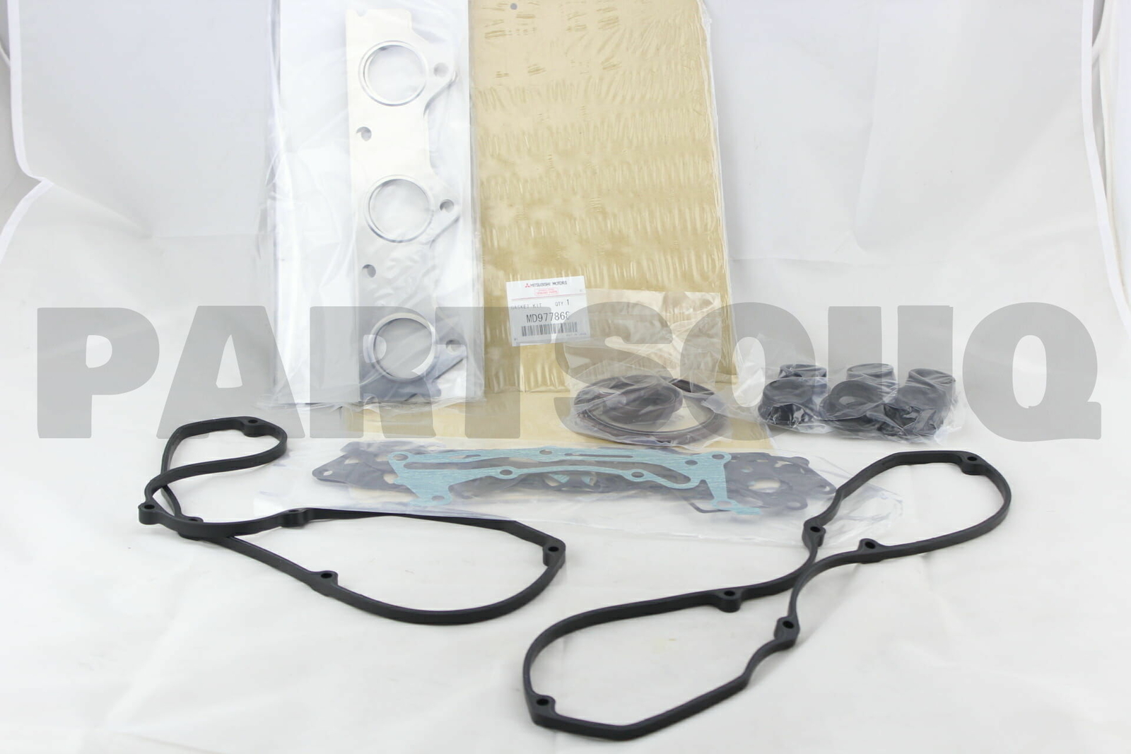 MD977868 Genuine Mitsubishi GASKET KIT,ENG OVERH | eBay