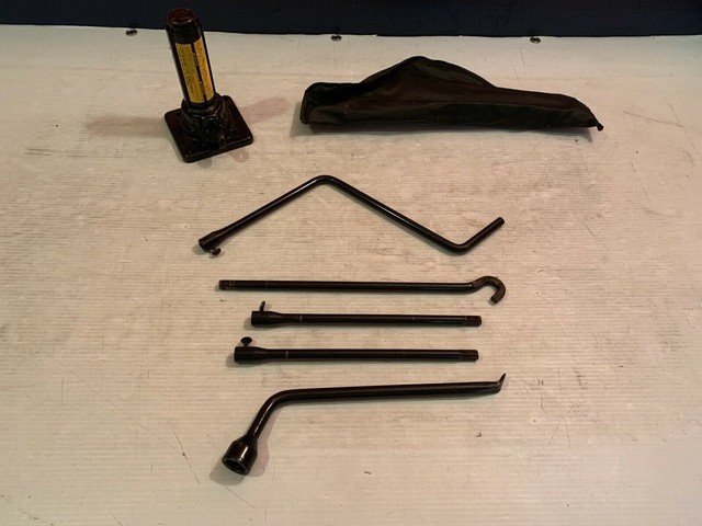 00-06 TOYOTA Tundra Tire BOTTLE Jack & Tool Kit SET AND CASE OEM | eBay