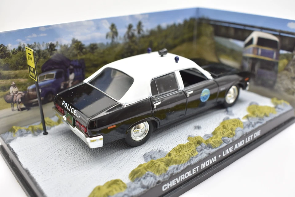 Modellini auto dei film 007 James Bond scala 1:43 CHEVROLET NOVA da collezione - Immagine 4 di 4