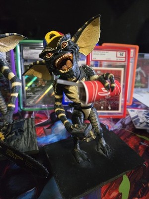 NECA Gremlins Stripe Action Figure Boxed with Hat, Soda Can, Joystick
