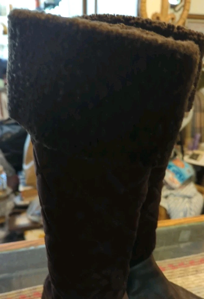 Botas de Invierno Te Casan NY Altas Acolchadas Sherpa Marrón Gamuza/Cuero Talla 38 EE. UU. Talla 7.5 Foto 3 de 4