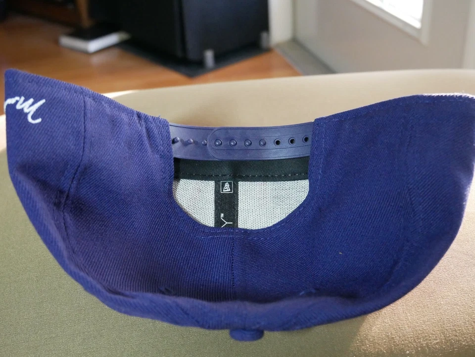 Muhammad Ali BEE Snap Hat Foundation Hologram 2012 New Era 950 RARE Cap - Image 2 of 4