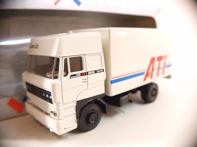 Lion Car N°75 - Daf Trucks 3600 - 1/50 - Camion Blanc Moulé Sous Pression - Occasion Boîte
