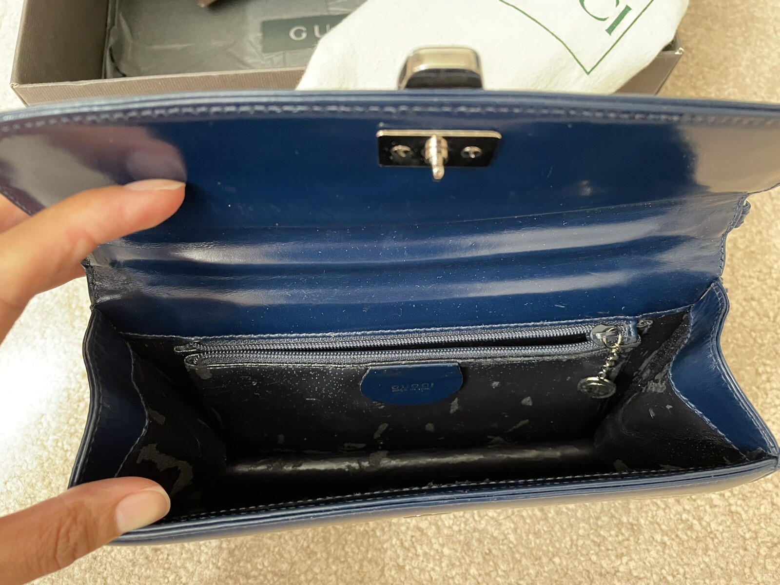 Authentic Vintage GG Gucci Blue Patent Leather Silver Chain Shoulder Handbag image 4
