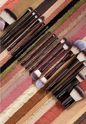 Hourglass Brush Set of 5 Eyeshadow #4 #6 #9 #11 #12 Smashed boxes LIQUIDATION - Image 1 of 4
