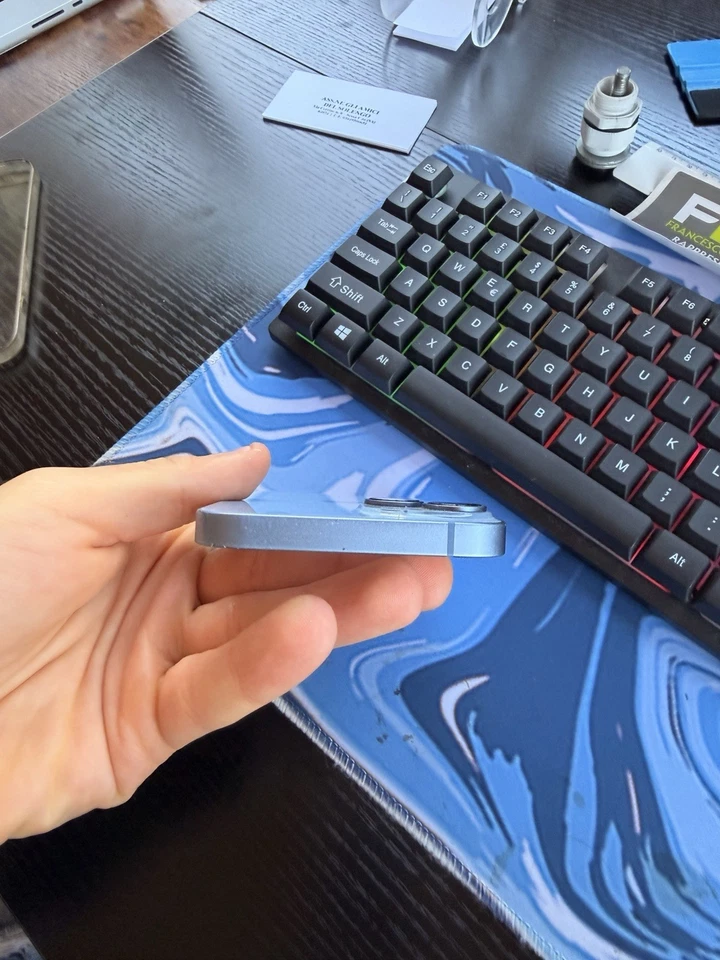 Apple iPhone 14 - 128GB - Blu (Sbloccato) - Immagine 2 di 4