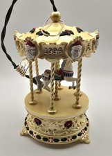 1994 Hallmark Keepsake Holiday Carousel Tobin Fraley Magic Light & Music -641