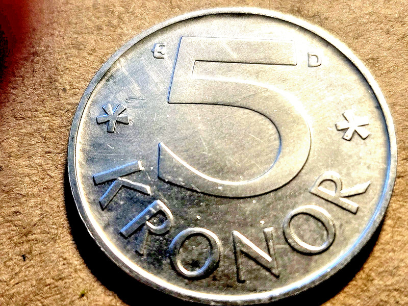 1988 SWEDEN 🇸🇪 UNCIRCULATED 5 KRONUR 28.5MM