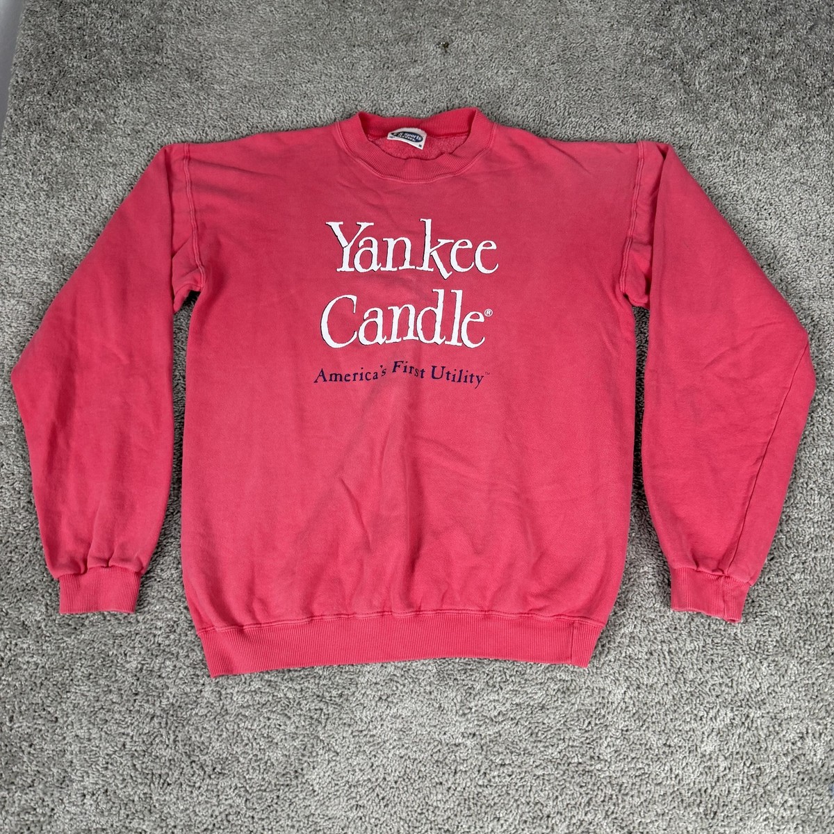 Vintage Yankee Candle Sweatshirt Mens Medium Red Crewneck Pullover Graphic 90s View 2