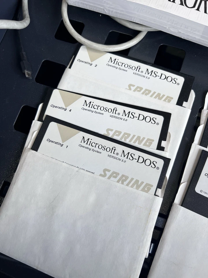 Lot Genuine: Microsoft New & Used. MS DOS - Image 3 of 4
