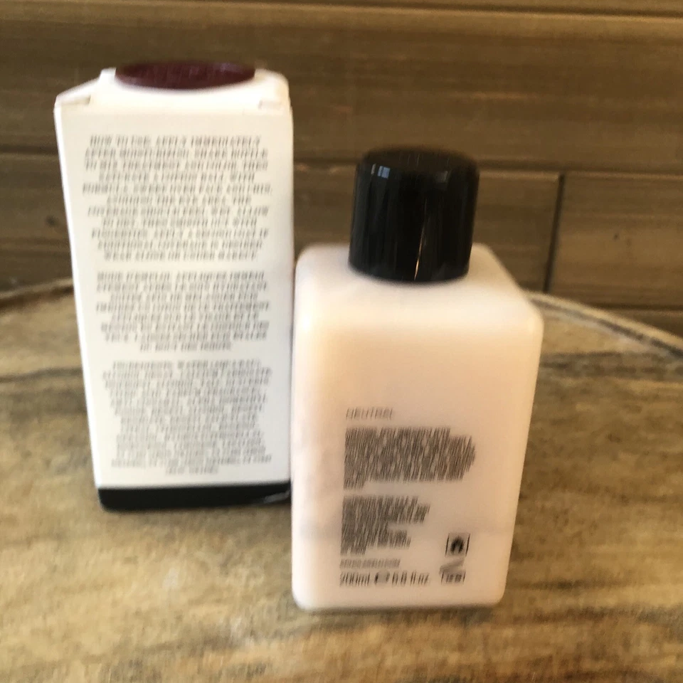 ERNO LASZLO Shake-It Tinted Treatment NEUTRAL 200 ml 6.8 oz LARGE Expires 2026 - Image 3 of 4