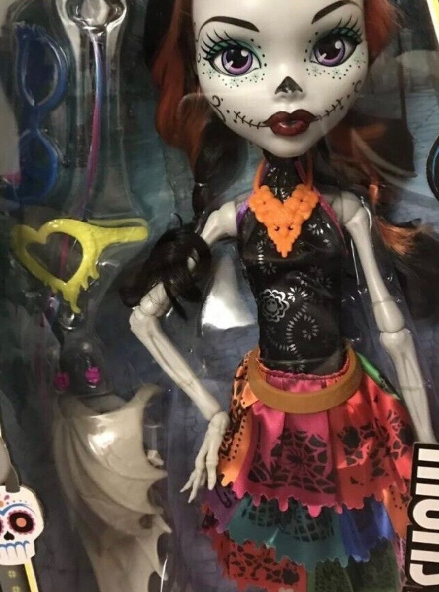 Monster High 28 in Skelita Calaveras Beast Freaky Friend Monster High 28 in Skelita Calaveras Beast Freaky Friend