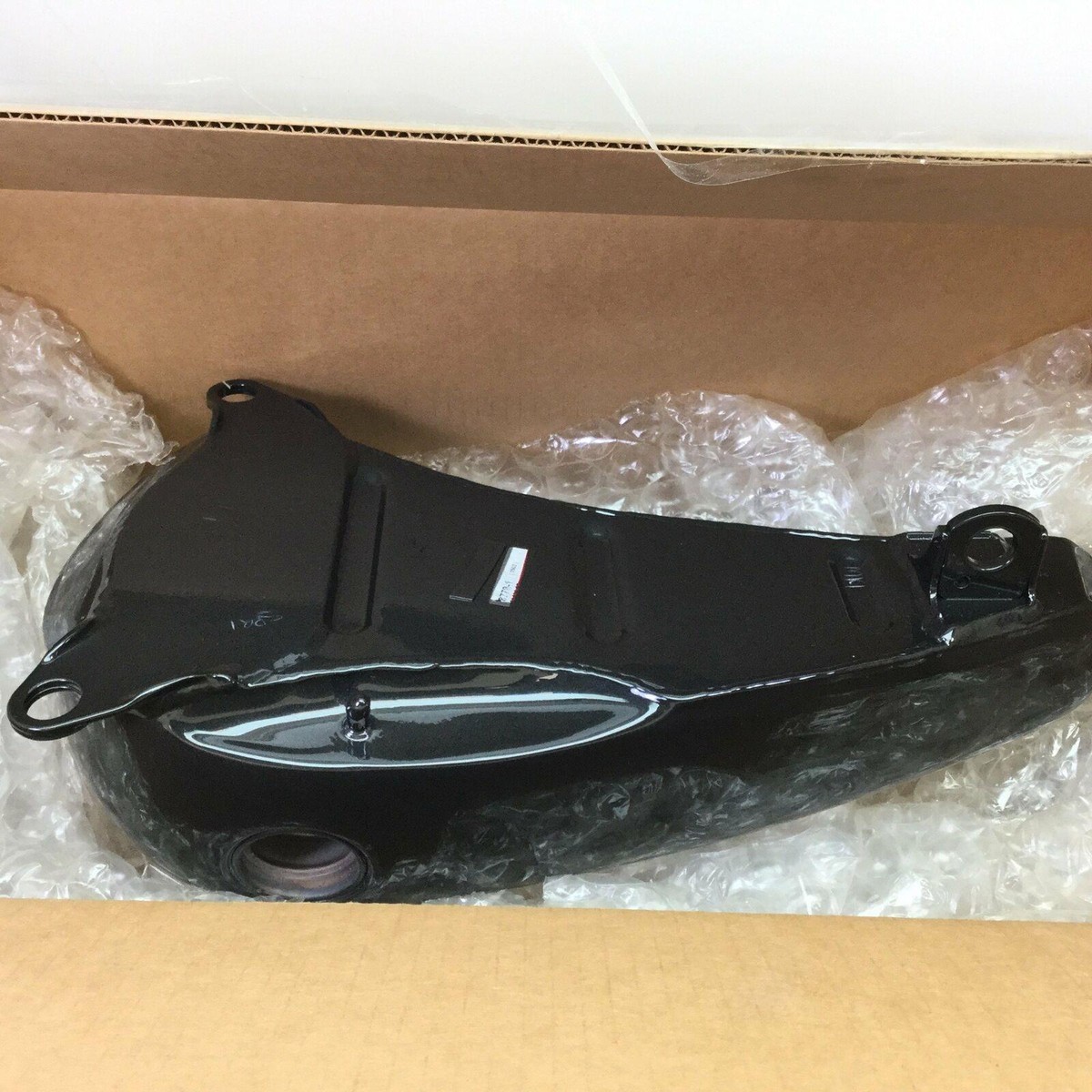 NOS Flat Side 3.5 Gallon Tank for Harley Softail Evolution Models