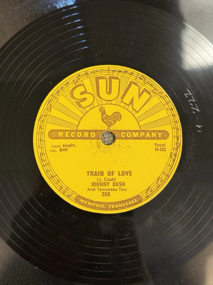 Johnny Cash, Sun 258 Train of Love/There You Go E+ 78 RPM Record Foto 3 de 4
