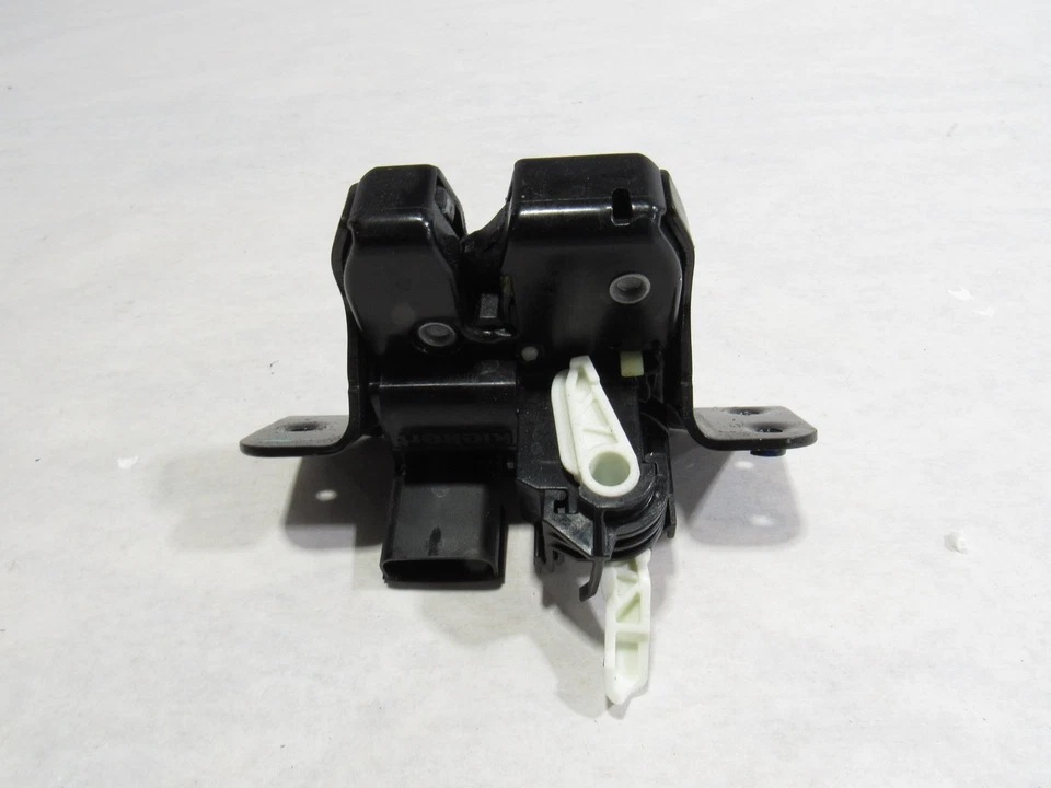 Привод замка защелки заднего багажника Aston Martin Vantage 2019 18–21 годов выпуска: A - Изображение 3 из 4