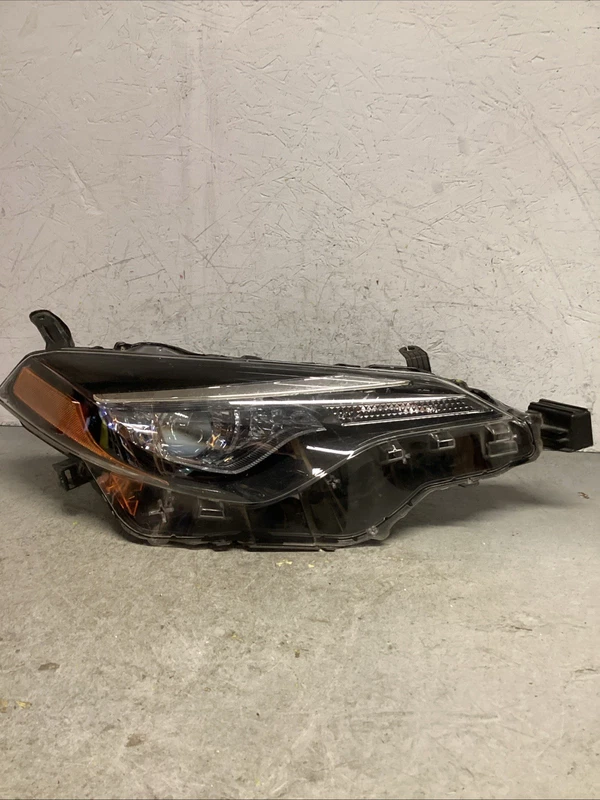 2017-2019 TOYOTA COROLLA RIGHT RH PASSENGER SIDE HEADLIGHT OEM SINGLE LED