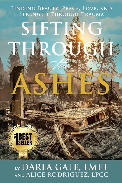 Darla Gale (U. A.) | Sifting Through The Ashes | Taschenbuch | Englisch (2023)-image