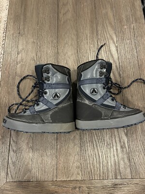 Size 4 Airwalk Snowboarding Boots
