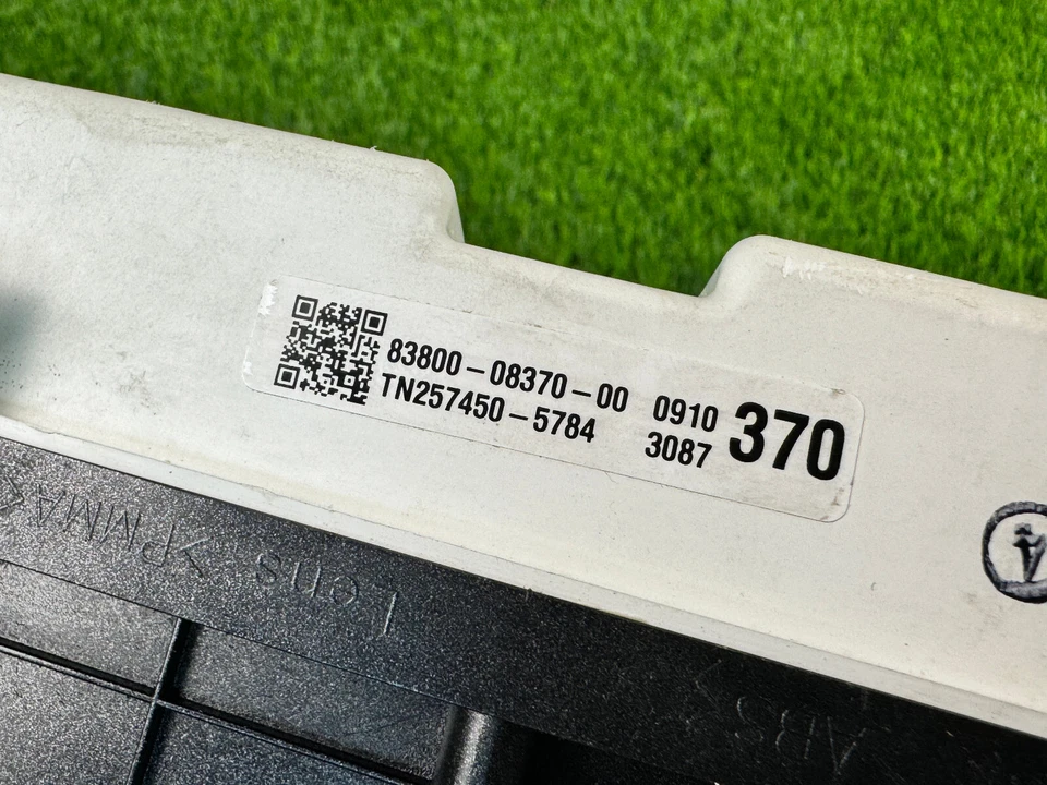 Medidores de velocidad en racimo Toyota Sienna 2001-2014 83800-08370 OEM usados Foto 3 de 4