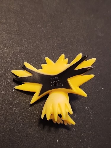 Zapdos 2" Tomy PVC Pokemon Figure - Picture 2 of 3