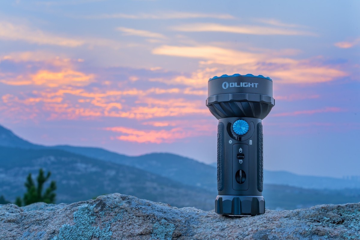 Olight Marauder Mini 7000 Lu Flashlight & i3T 2 EOS Dragon Olight Marauder Mini 7000 Lu Flashlight & i3T 2 EOS Dragon