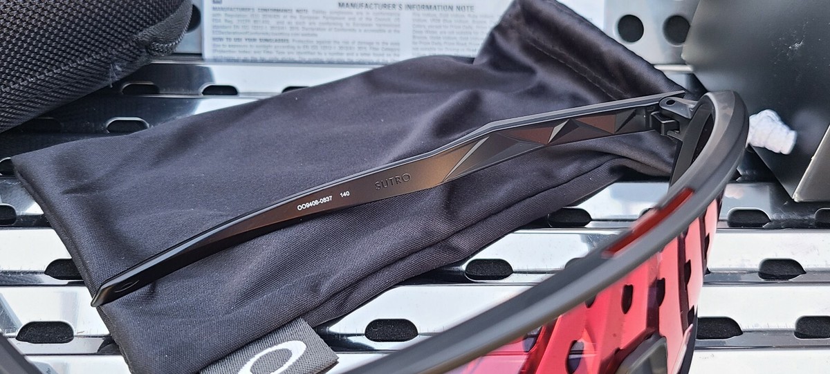 New Oakley SUTRO 9406-0837 Sunglasses Matte Black w/Prizm Road