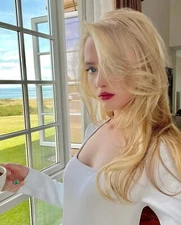 BEAUTIFUL KATHRYN NEWTON FREAKY BLOCKERS SUPERNATURAL 8X10 Photo