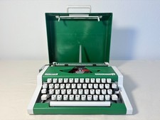 Olympia Traveller de Luxe - Rara macchina da scrivere verde con custodia - vintage anni 70