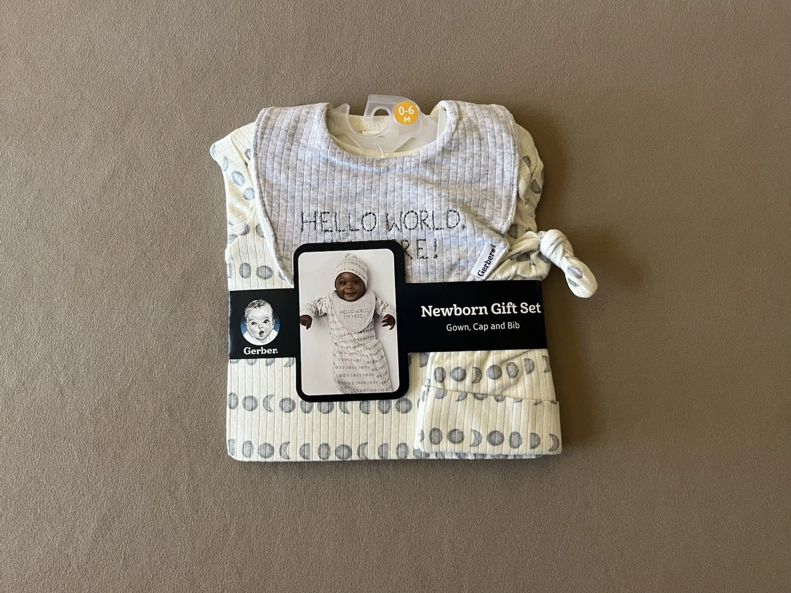 0-6 Months Unisex Baby Newborn Gift Set-Cap, Layette Gown & Bib, New With Tags!
