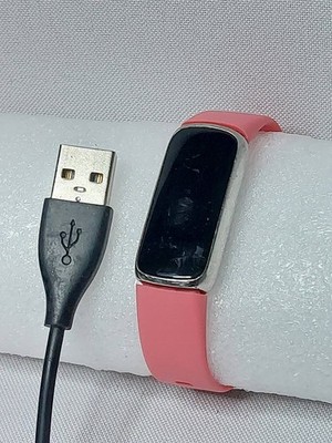 Fitbit Luxe Fitness Tracker Heart Rate Monitor Pink Coral w/ Charger - Tested