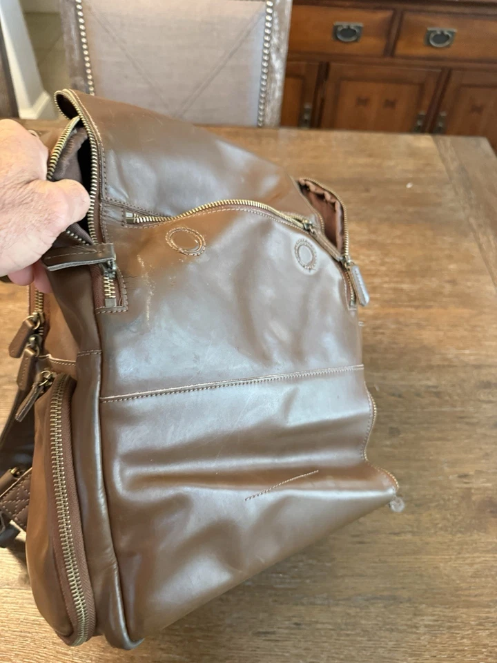 Mochila/bolso para cámara Atlas Supply Co minimalista Penny cuero vegano marrón oscuro Foto 2 de 4