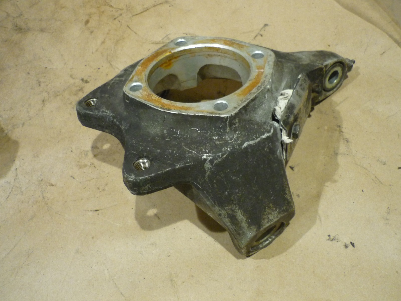 Ferrari 355 - LH Front Stub Axle /  Steering Knuckle -P/N 167485