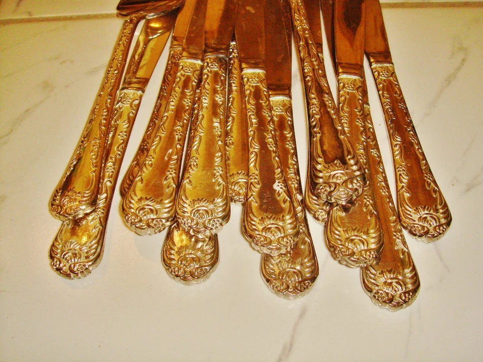 Hermoso patrón ornamentado vintage 42 Wm Rogers & Sons Foto 2 de 4