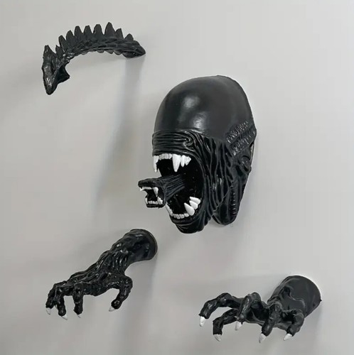 Monstruo xenomorfo alienígena negro espeluznante coleccionable decoración de pared de goma - Imagen 2 de 7
