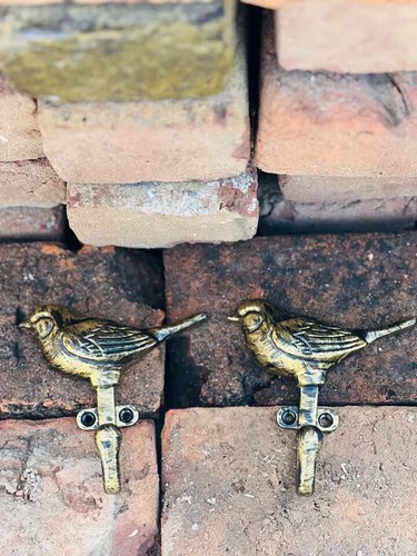 VINTAGE PAIR BRASS &Metal Brass Double Hook Wall Mounted Bird Coat Hanger - Picture 3 of 5