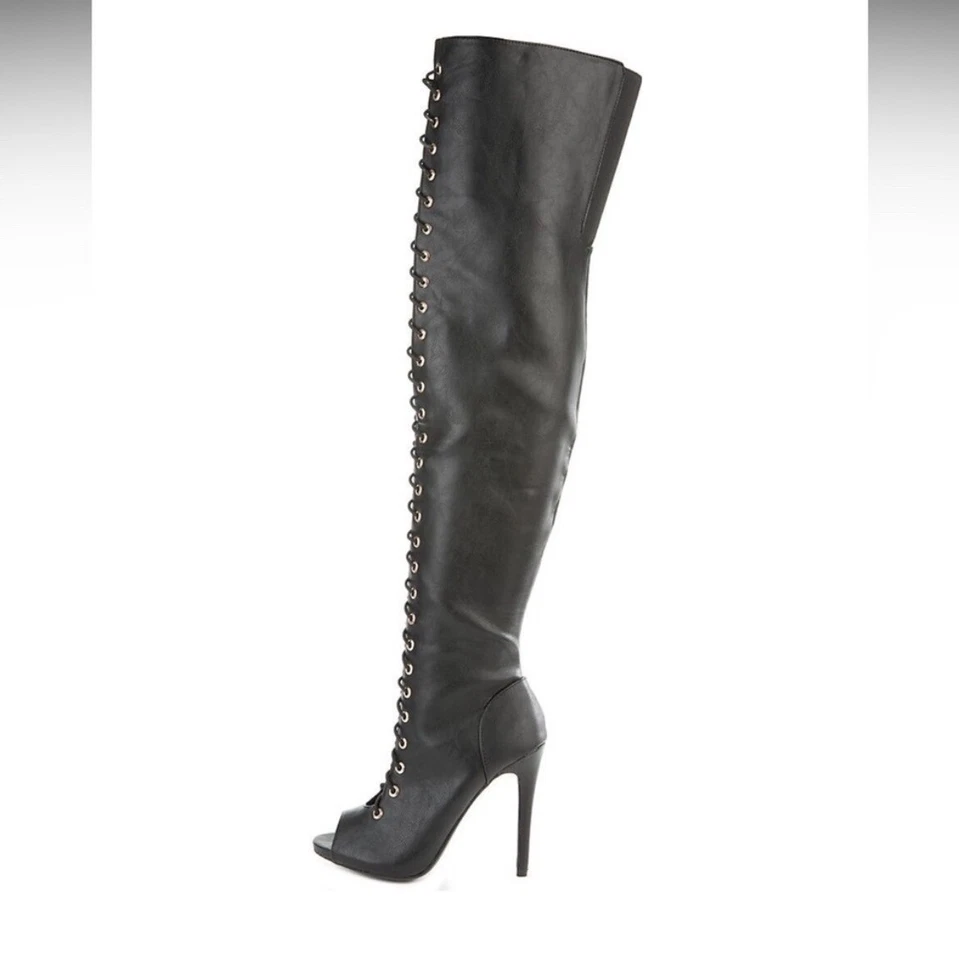 botas de tacón por encima de la rodilla Foto 2 de 3