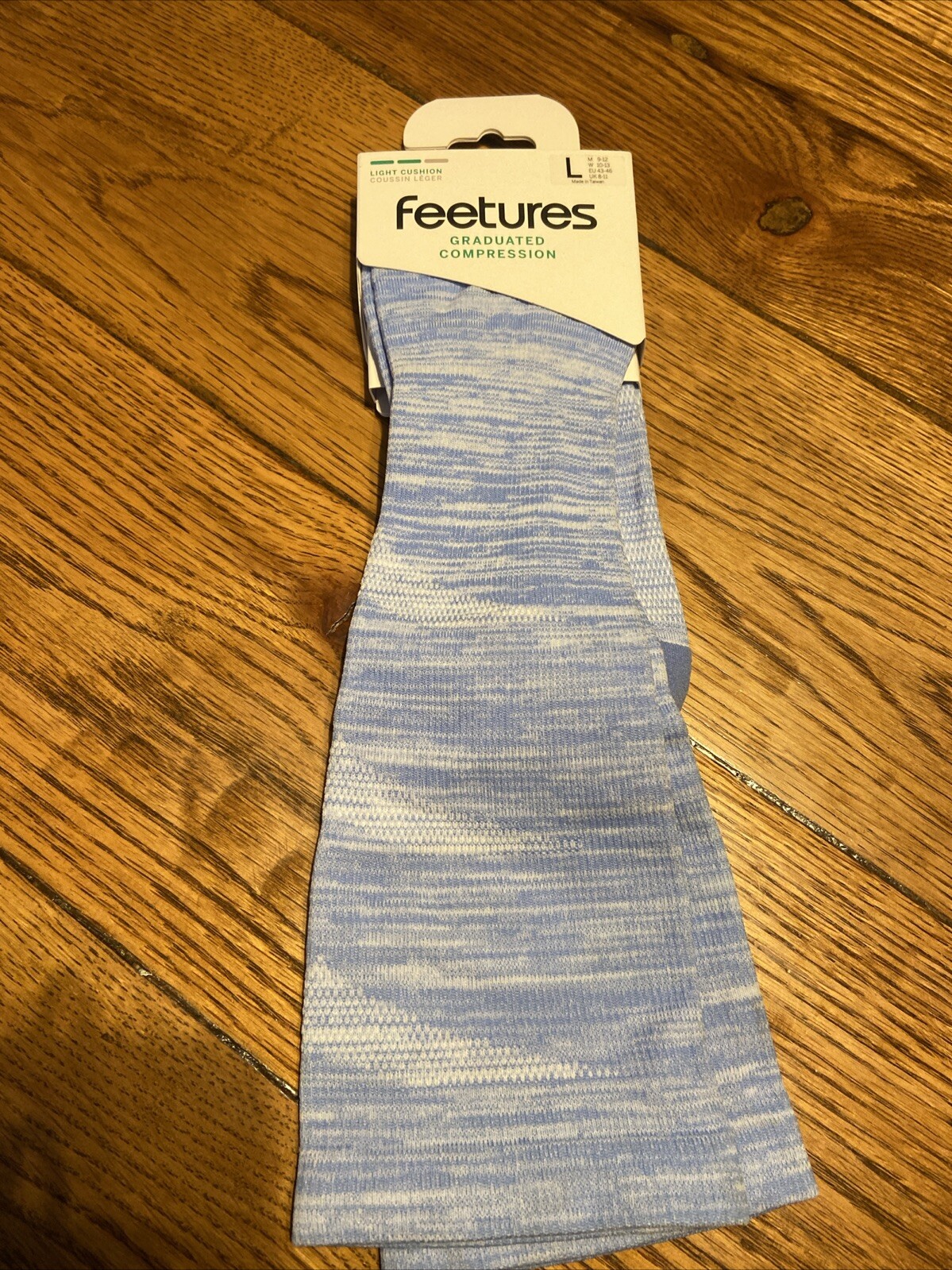 NEW FEETURES LIGHT CUSHION GRADUATED COMPRESSION SOCKS L BLUE
